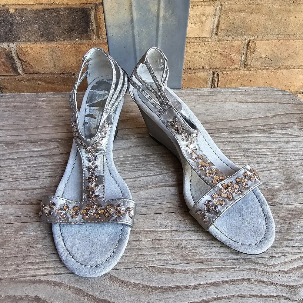 New York Tranait Silver Rhinestone Wedge 8